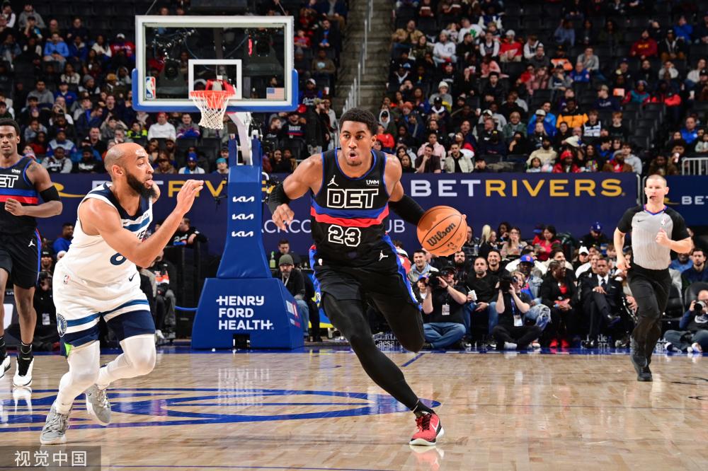 场全取三分 场全取三分