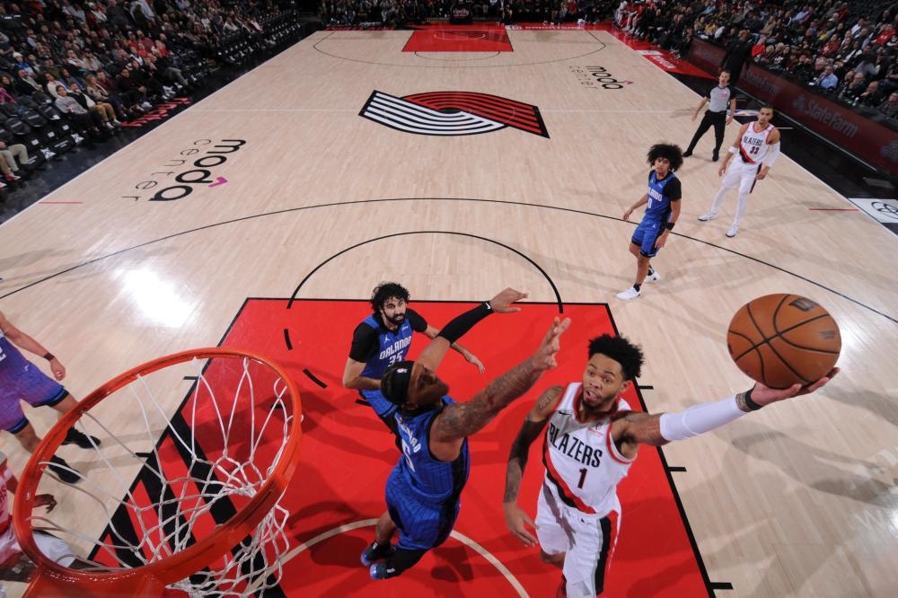 利亚球场迎 利亚球场迎